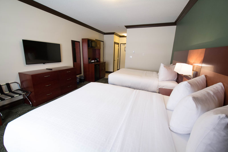 two queen room in Chateau Nova Peace River Hotel