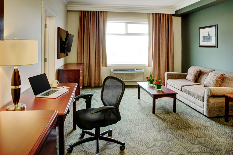 EXECUTIVE QUEEN SUITES