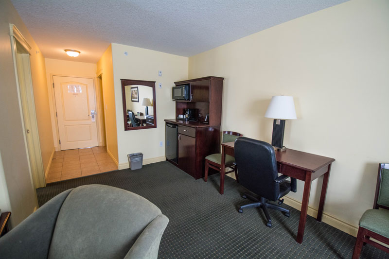 EXECUTIVE KING SUITES