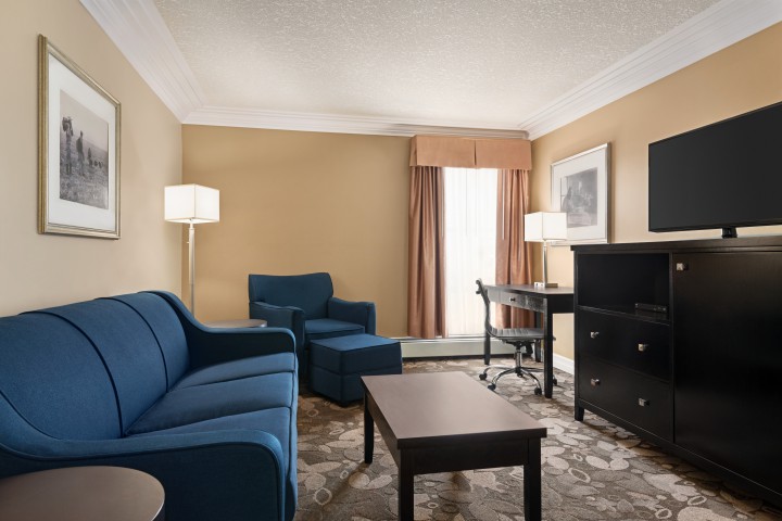 Yellowknife Hotel