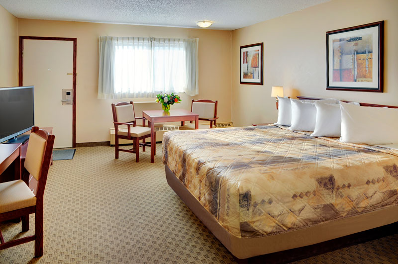 QUEEN OR KING ROOMS in Kindersley Hotel